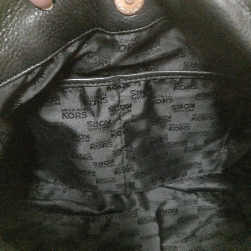 2 Michael Kors purses - Picture 8 of 10